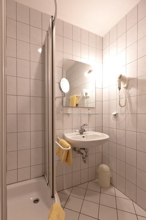 Gasthof Schulte Hotell Menden Rum bild